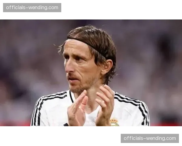 莫德里奇AC米兰赛季表现 意甲平台保持高强度比赛节奏